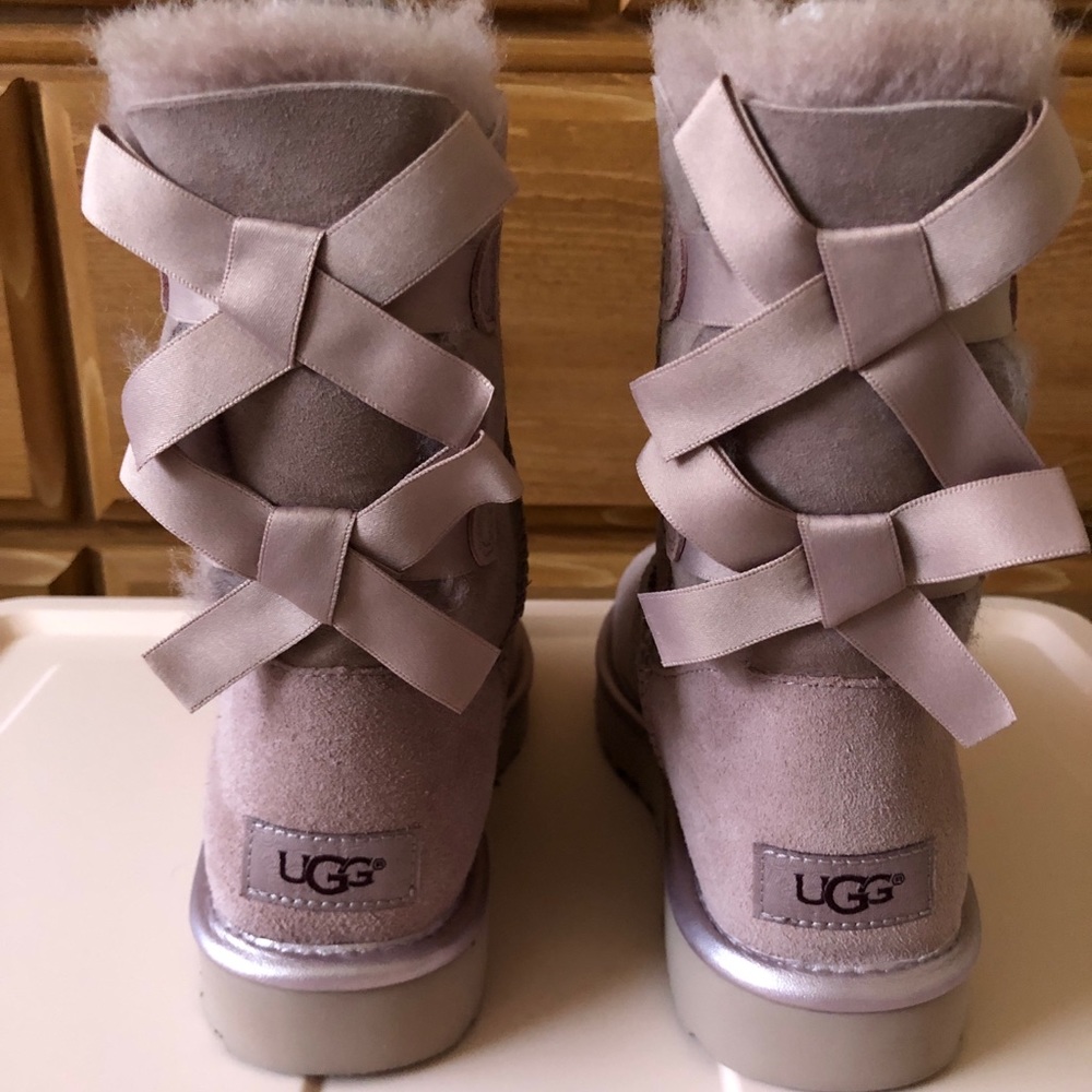 Ugg boots Bailey Bow II Metallic Dusk Sz 6 Womens